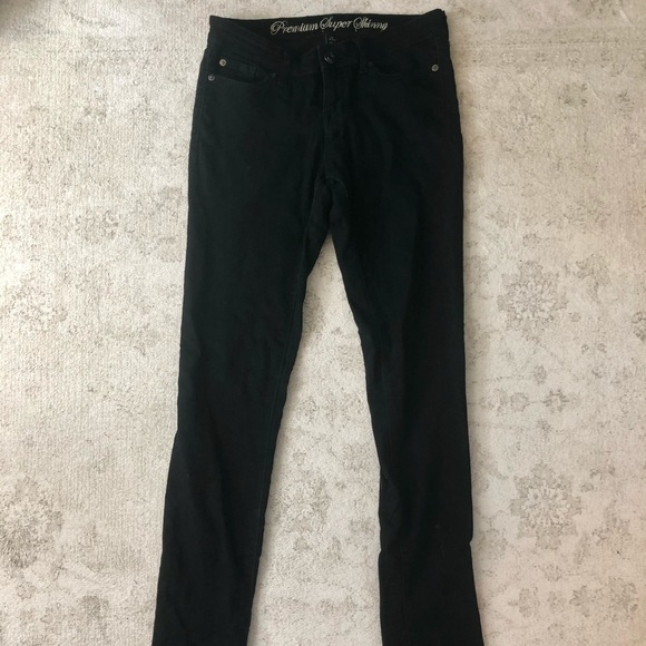 2 Pack Jeans Black (Gap) and White (Old Navy) - Picture 5 of 6